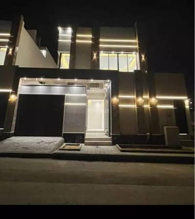 7 Bedroom Villa for Sale in Riyadh, Riyadh Region - Villa for sale on Street No. 373, Al Munsiyah District, Riyadh