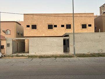 8 Bedroom Villa for Sale in Al Bukayriyah, Al Qassim Region - Villa for sale on Al Saraya street, Al Bukayriyah