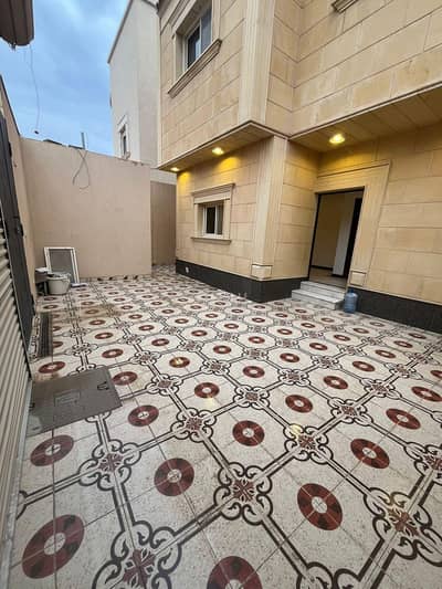 Floor for Rent in Al Jubail, Eastern Region - Ground floor portion with 5 rooms and a living room for annual rent in Al Wadi neighborhood Villa