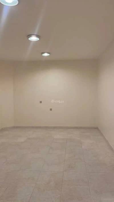 5 Bedroom Floor for Rent in Riyadh, Riyadh Region - 6-Room Floor For Rent on Al Dhahak Bin Khalifa Street, Riyadh