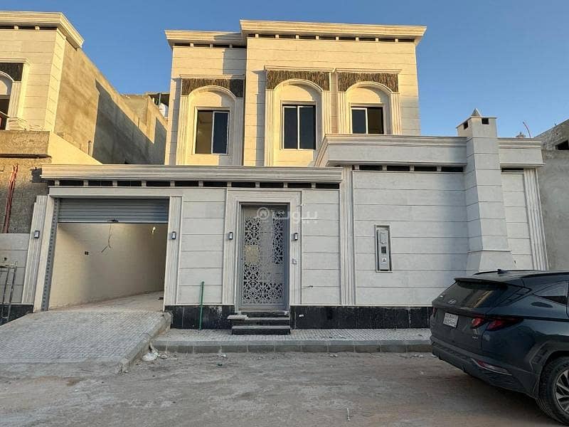 Villa with internal staircase in Al Ramal neighborhood. Area 281 sqm