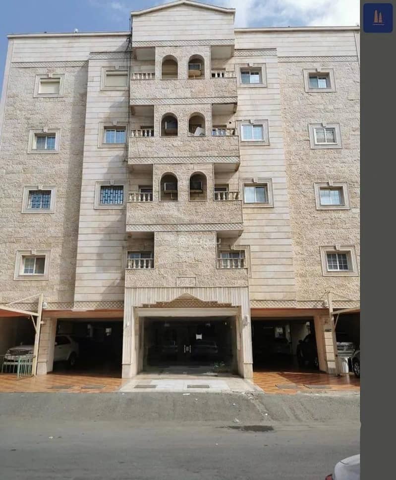 6-Room Apartment For Sale on Mahmoud Al Salehi Street, Jeddah