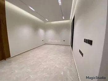 Floor for Sale in Riyadh, Riyadh Region - Villa for sale on Malik ibn al-Dakhsham al-Khazraji Street, East Riyadh, Riyadh Region