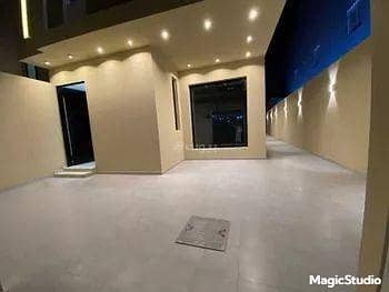 Floor for Sale in Riyadh, Riyadh Region - Villa for sale on Malik ibn al-Dakhsham al-Khazraji Street, East District, Riyadh, Riyadh Region