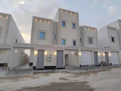 5 Bedroom Floor for Sale in Al Jubail, Eastern Region - Apartment For Sale on Al Baldiyah Street, Al Aziziyah