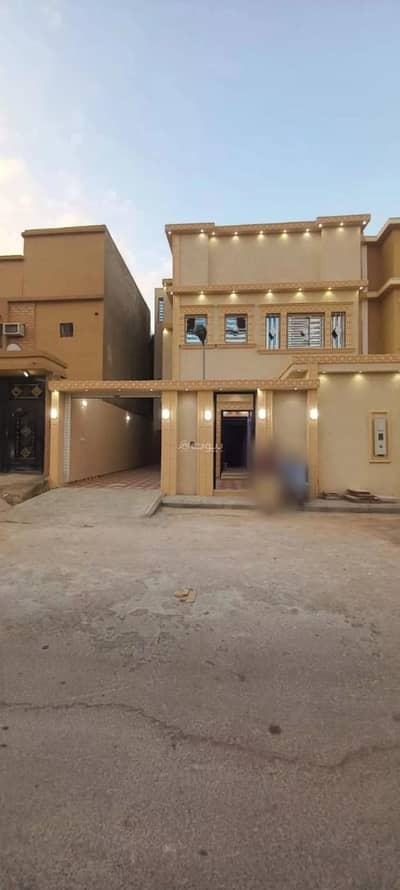 فیلا 5 غرف نوم للبيع في الرياض، منطقة الرياض - فيلا 5 غرف للبيع شارع أحمد ابن الخطاب، الرياض