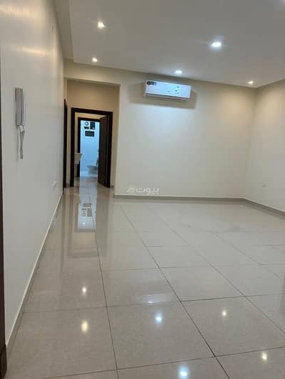 10 Bedroom Villa for Sale in Riyadh, Riyadh - Villa of 3 apartments, income 95 thousand negotiable, located on Abi Almajd Alshinai Street, Riyadh.