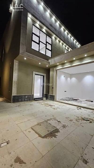 Floor for Sale in Riyadh, Riyadh Region - Villa for sale on Ahmad Bin Mohammad Bin Almunir Street, Tuwaiq District, Riyadh