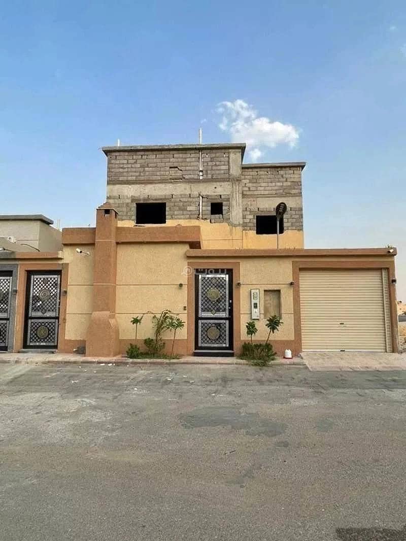 6 Rooms Villa For Sale in Al Mahdiyah, Riyadh