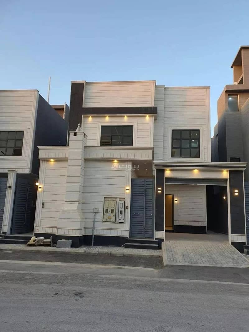 Villa For Sale on Omar Bin Aws Al-Thaqafi Street in Tuwaiq, Riyadh