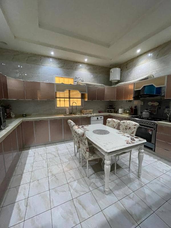 5 bedroom villa for sale in Al Ramal, Riyadh used for five years
