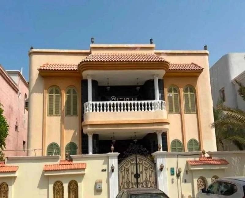 8 Room Villa For Sale on Jundub bin Kaab Street, Jeddah