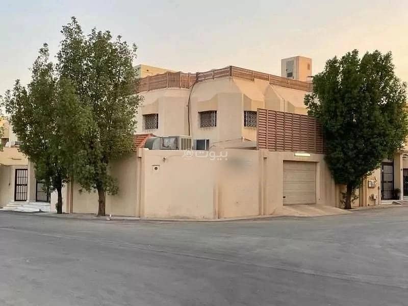 10-Room Villa For Sale in Al Rabwah, Riyadh