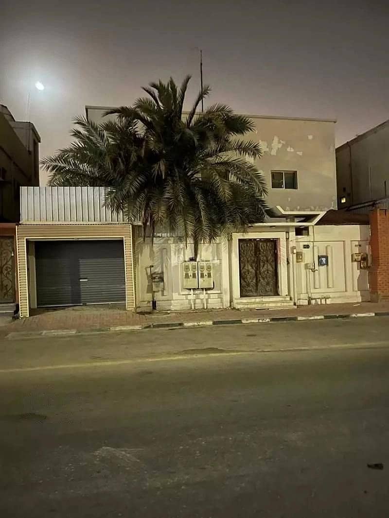 11-Room Villa for Sale on Tarfah Bint Al-Abd Street, Al-Dammam