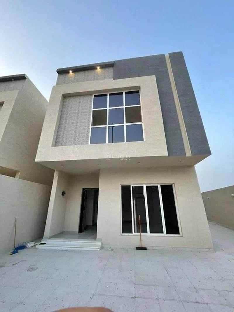 7 Rooms Villa For Sale in Al Damam, Eastern Region