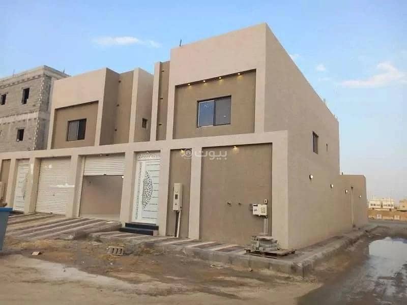 9-Room Villa for Sale in King Fahd Suburb, Dammam