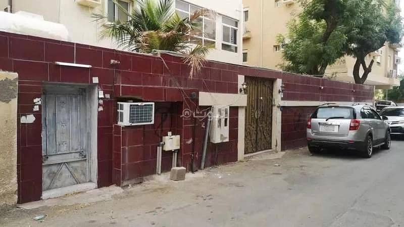 13 Rooms Villa For Sale on Salim Bin Harith Street, Al Sharafeyah, Jeddah