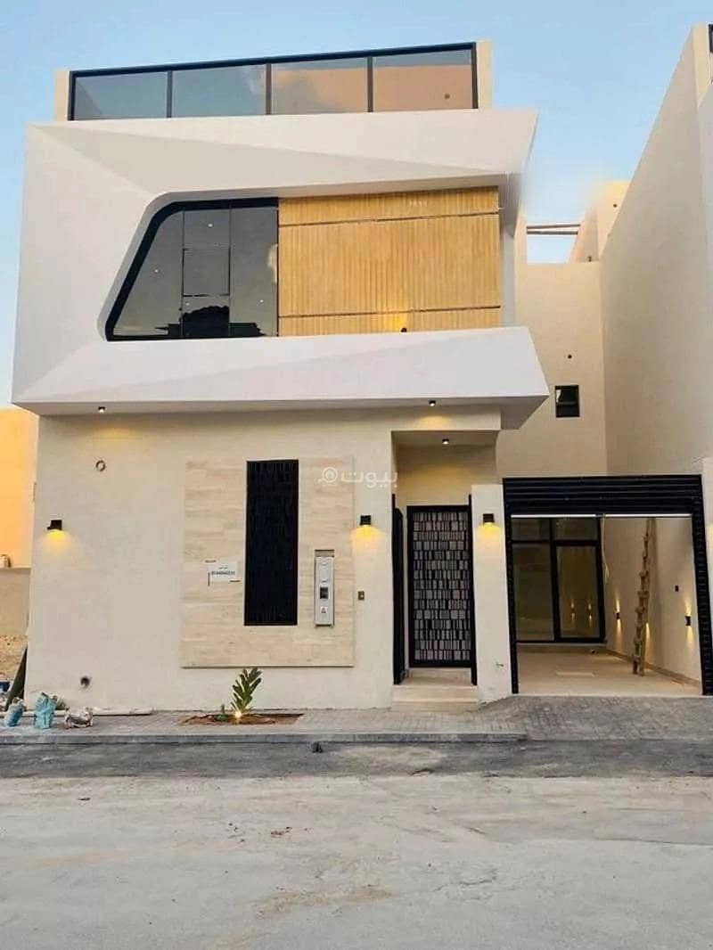 Villa for sale on Al Sail Al-Kabir Road in Al Mahdiyah district, Riyadh