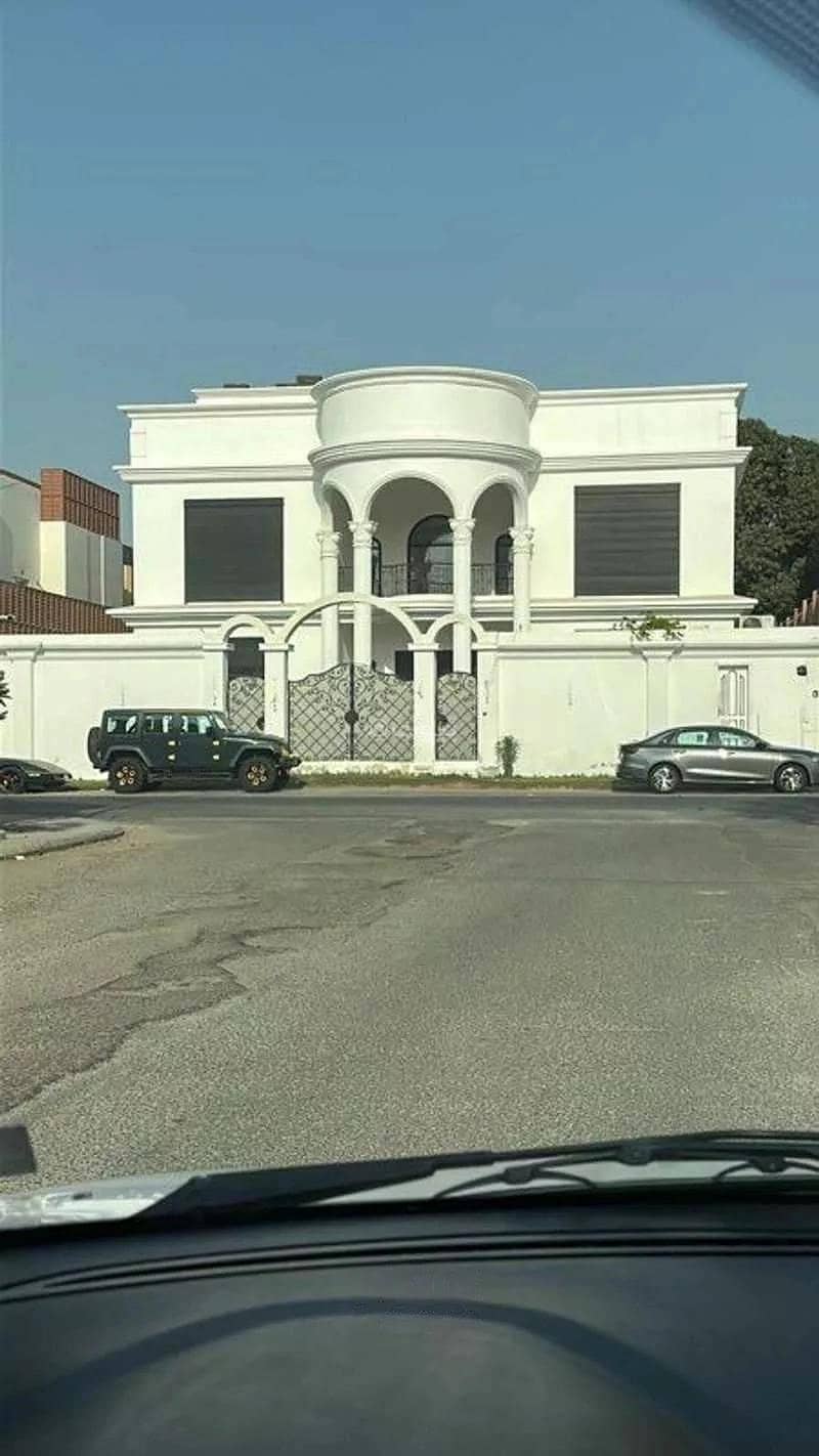 8-Room Villa For Sale in Al Nahdah, Jeddah
