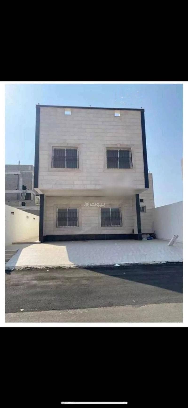 8 Rooms Villa for Rent on Mohammed Al Fatari Street, Jeddah