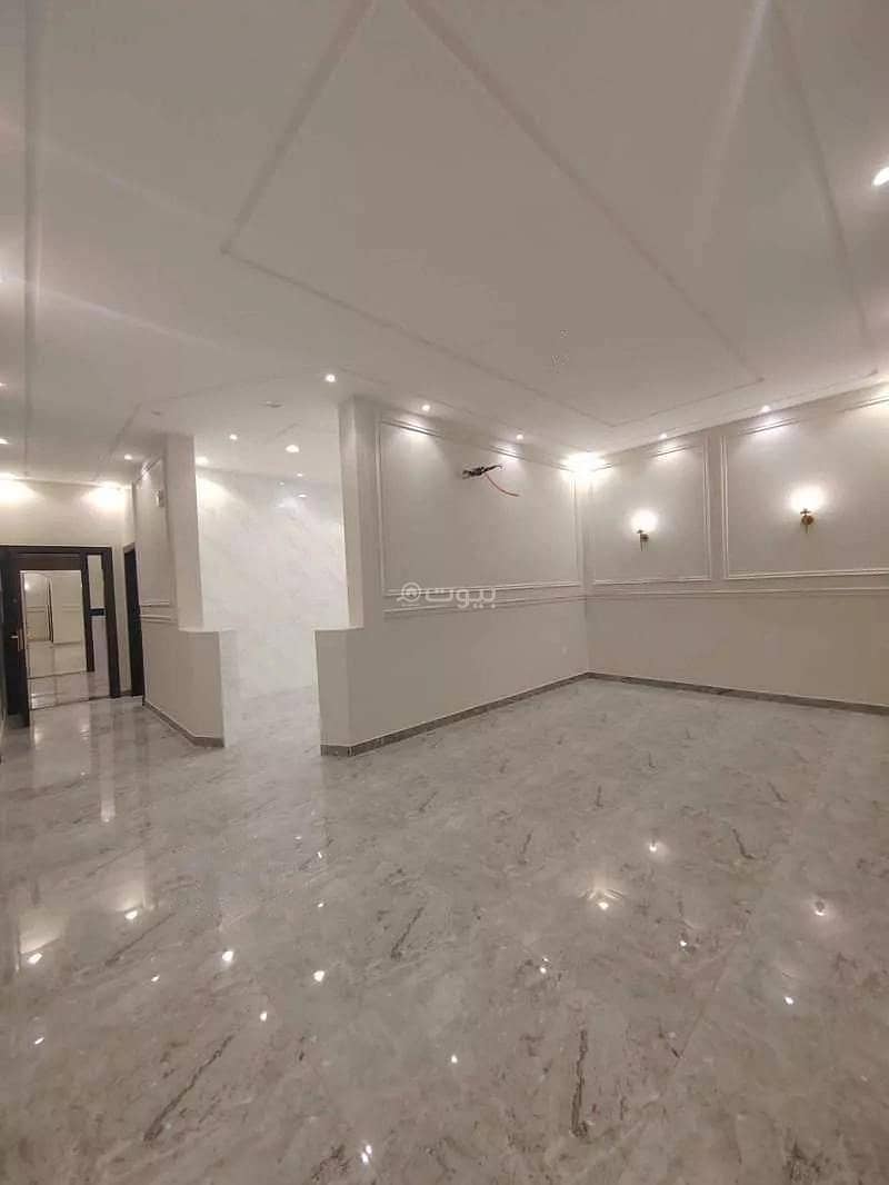 5 Rooms Apartment For Sale on 12 Street, Jeddah