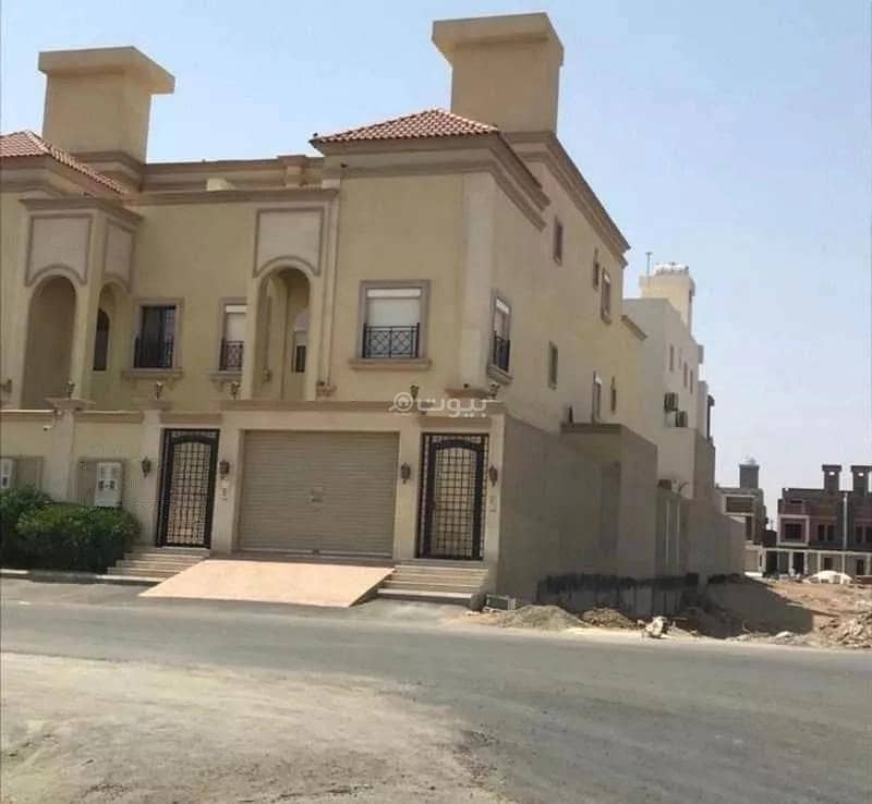 10 Room Villa For Sale on Abu Amr ibn Al-Ala Street, Jeddah