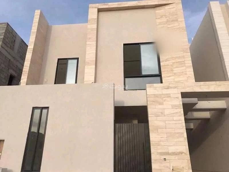 8 Rooms Villa For Sale in Al Mahdiyah District, Riyadh