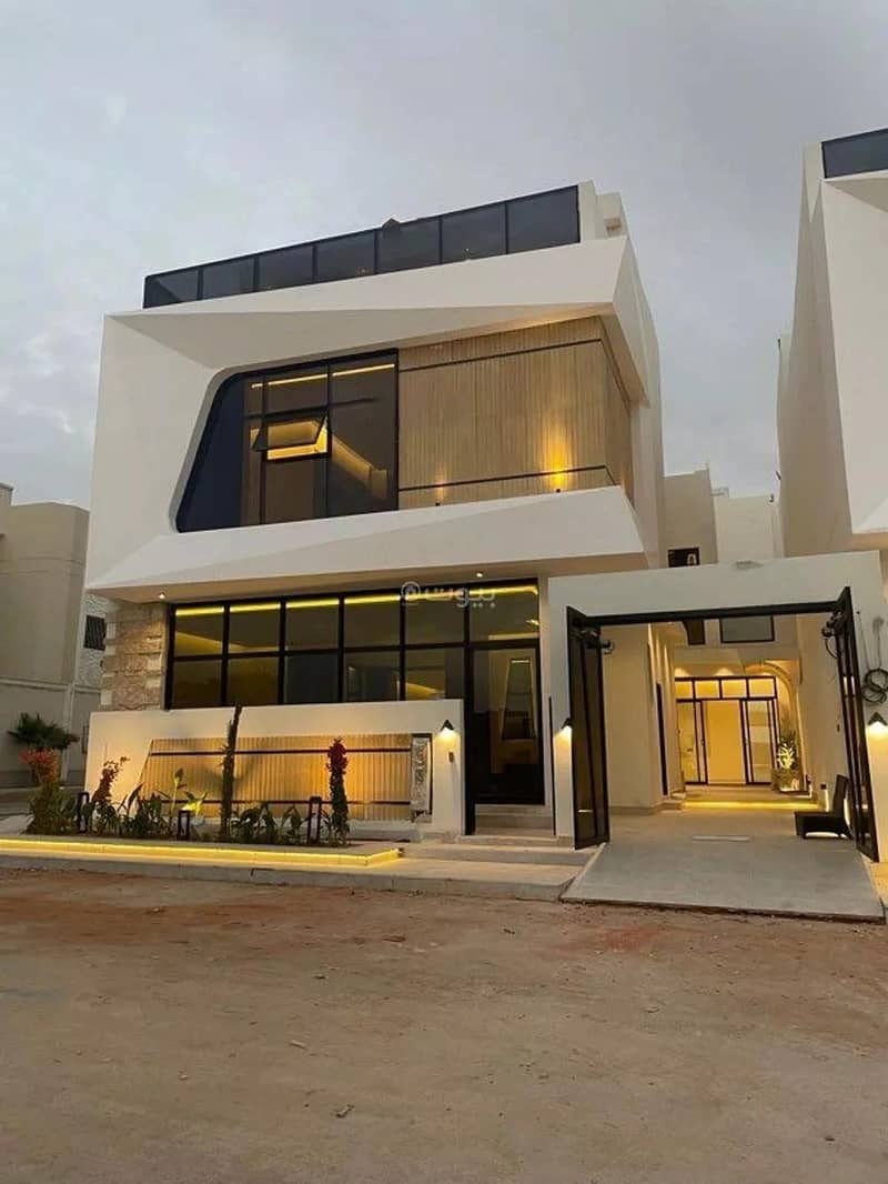 5-Room Villa For Sale on 15 Street, Al Mahdiyah Al Riyadh