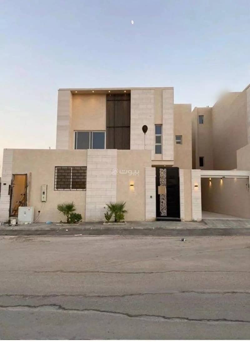 3 Room Villa For Sale in Al Mahdiyah District, Riyadh