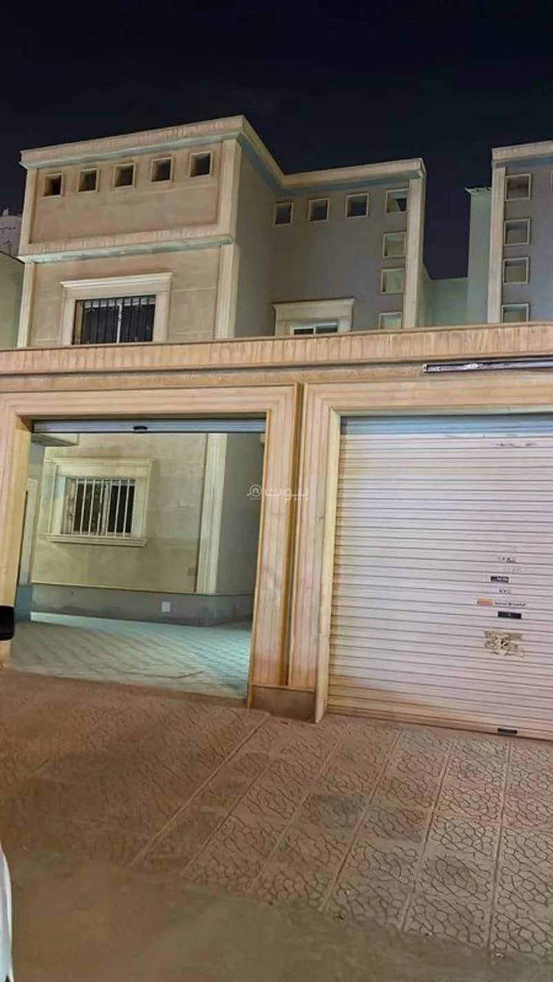 5 Room Villa For Sale in Al Munsiyah District, Riyadh