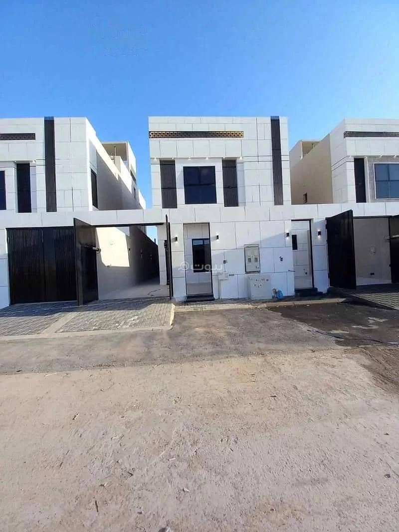 5 Bedrooms Villa For Sale, Abdullah Bin Abi Hadil Street, Riyadh