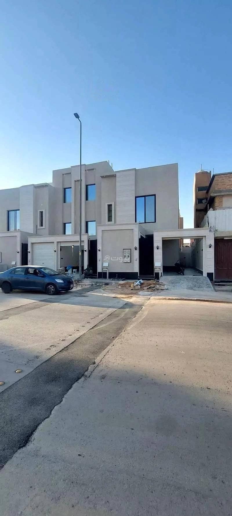 5-Room Villa For Sale in Sultanah District, Riyadh