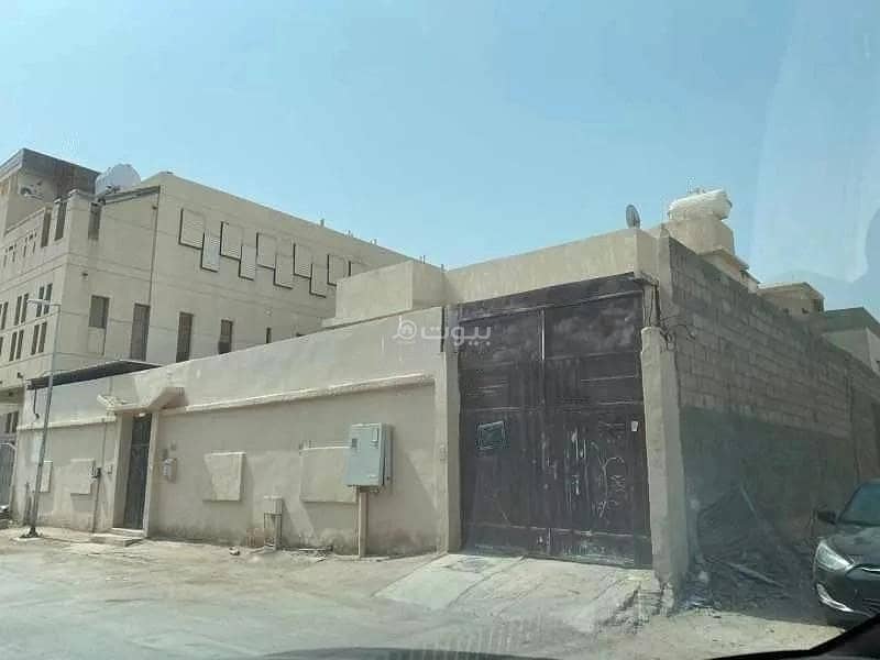 Villa For Sale in Ahmed Al-Kalthoumi Street, Al Riyadh