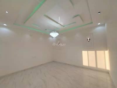 6 Bedroom Floor for Sale in Riyadh, Riyadh Region - 6 Rooms House For Sale in Uhud District, Riyadh