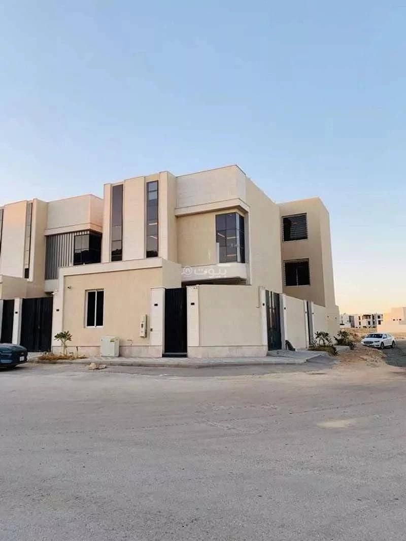 4-Room Villa For Sale, East South Street, Al Riyadh