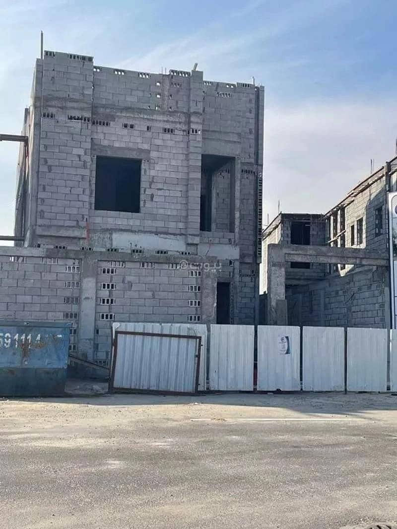 5 Rooms Villa For Sale in Al Shati Al Gharbi, Al-Dammam