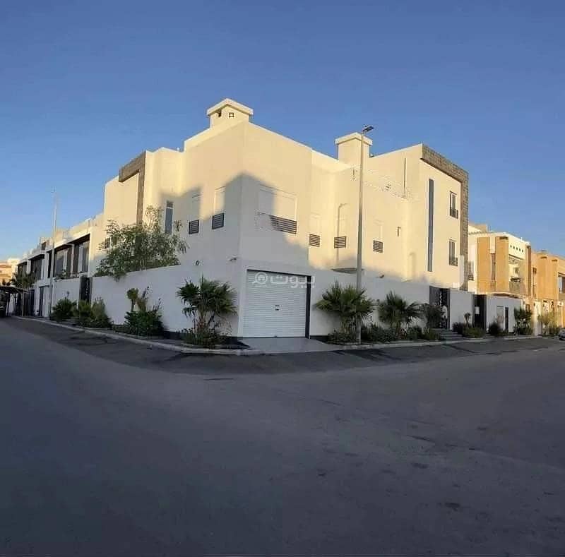 50 Rooms Villa For Sale on Abdul Kareem Bin Al-Heitham Street, Jeddah