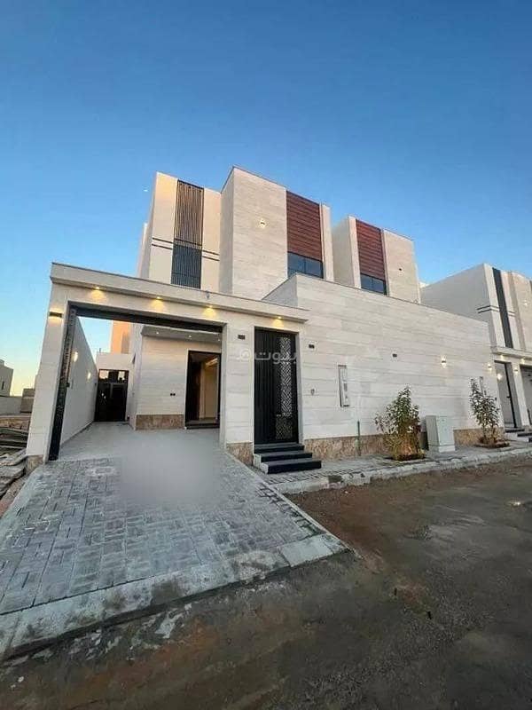 7 Rooms Villa For Sale on Amer Bin Al Zubair Street, Riyadh