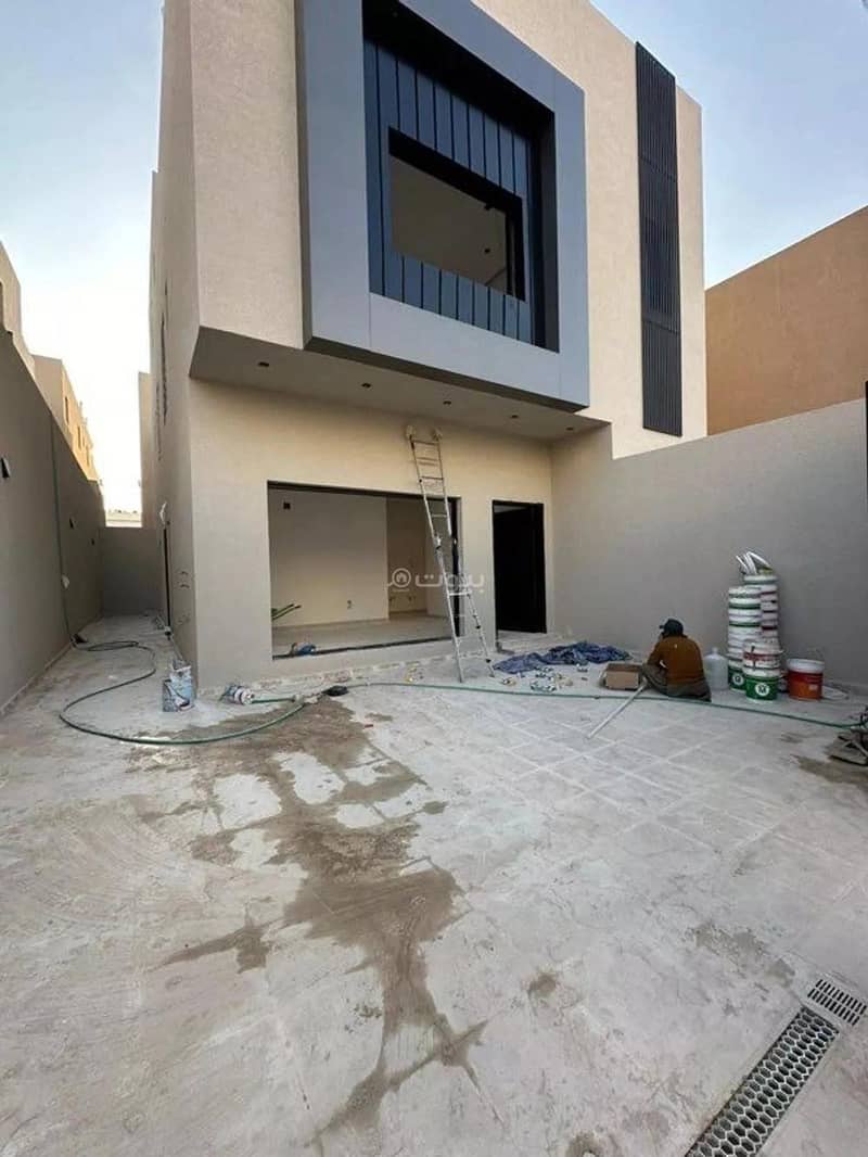 5 Rooms Floor For Sale on Bakr Al Mazni Street, Riyadh