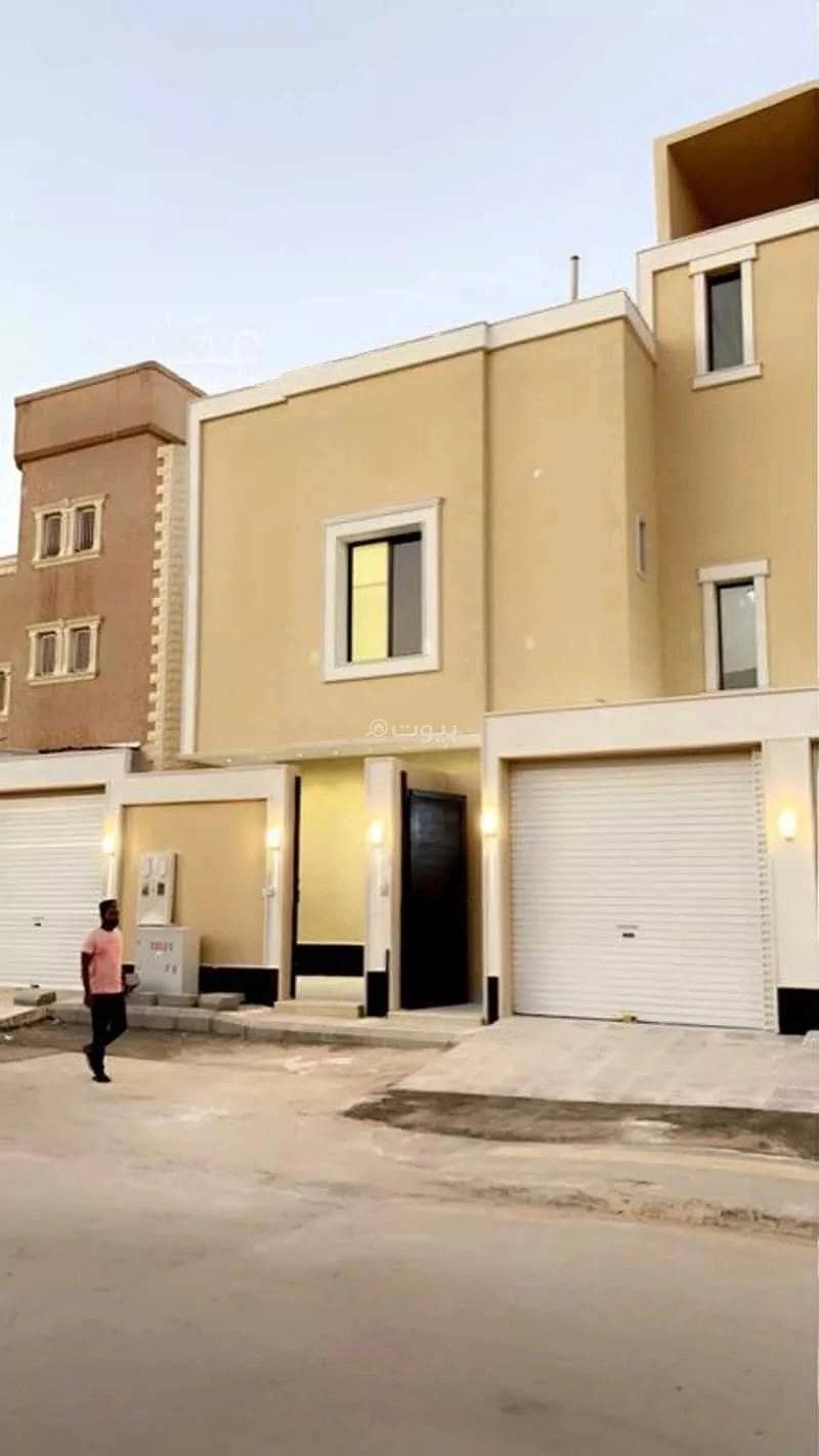 5 غرف دور للبيع في شارع 20، الرياض