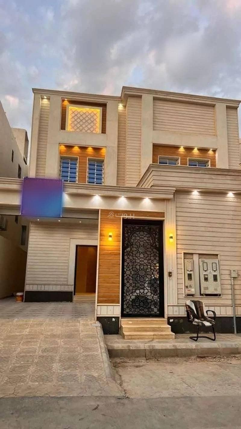 8 Rooms Villa For Sale in Tuwaiq, Riyadh