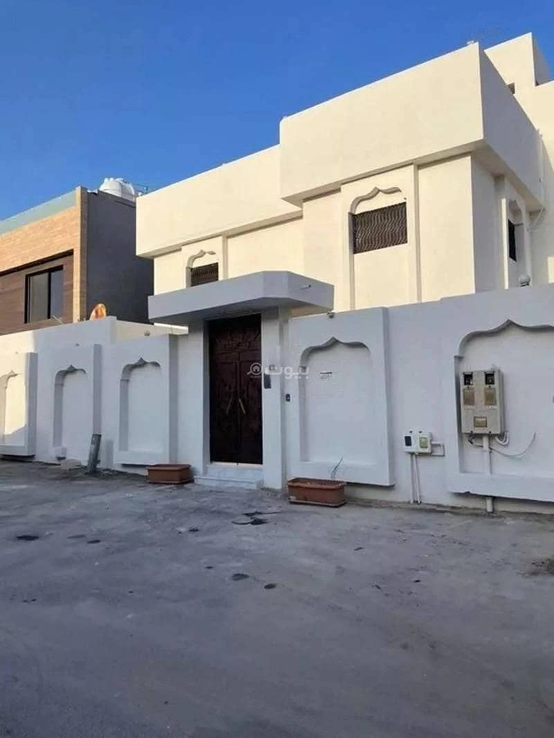 فيلا 4 غرف للإيجار على شارع عذيبة، الرياض
