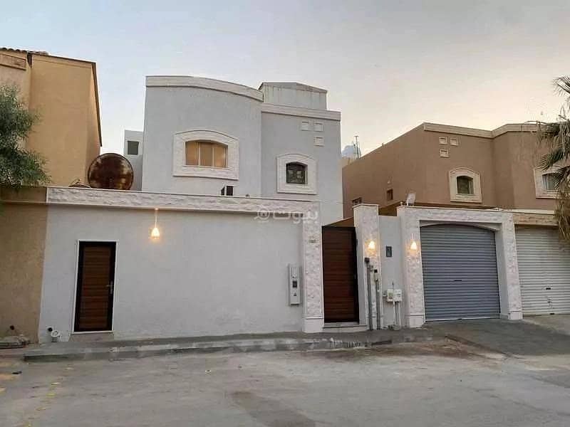 8-Room Villa For Rent on Wadi Al Batah Street, Riyadh