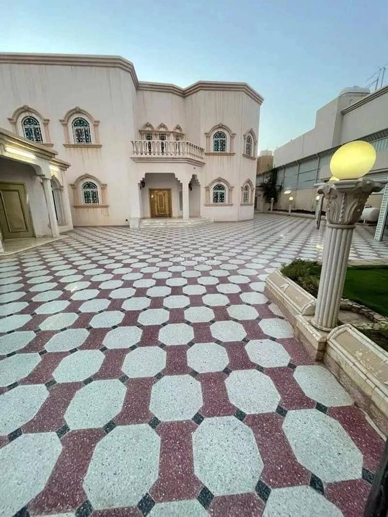 7 Room Villa For Sale on Thabet Al Kufi Street, Riyadh