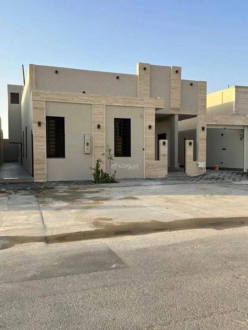 5 Rooms Villa For Sale on 304 Street, Riyadh