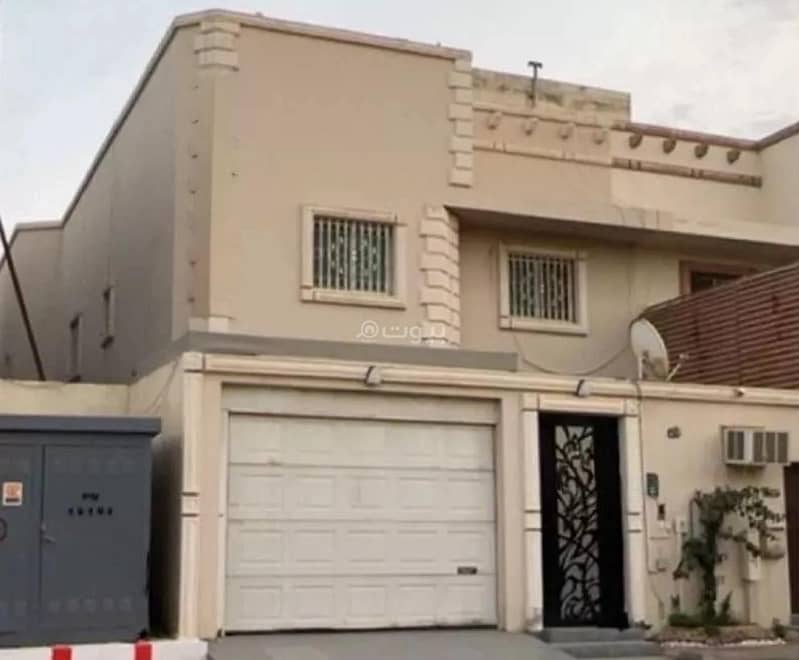 4 Rooms Villa For Sale on Al-Mahraq Street, Riyadh
