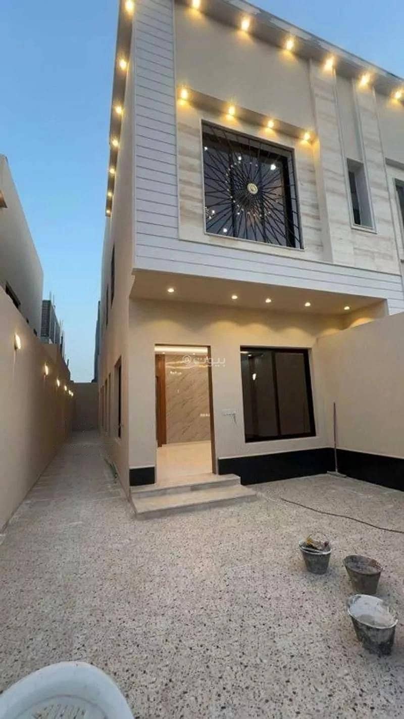 10 Room Villa for Sale on Street 15, Riyadh