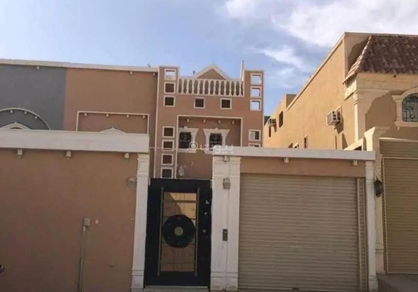 8 Rooms Villa For Sale on Omer Al Khattab Street, Riyadh