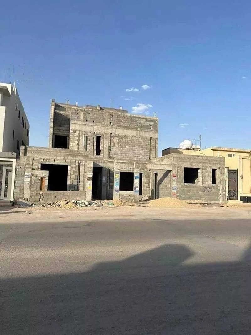 5 Rooms Villa For Sale on Mohamed Bin Yahi Al Shadili Street, Riyadh