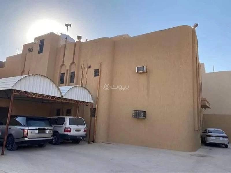 14 Rooms Villa For Sale on South 20m - East 15m Street, Riyadh
